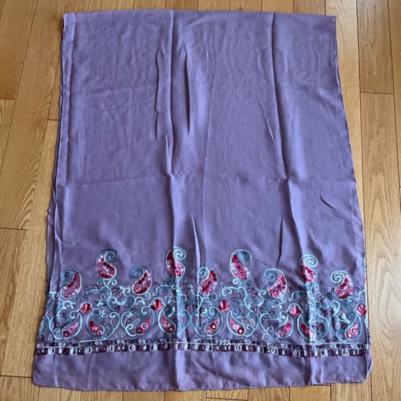 Purple cotton/viscose Scarf with embroidery NWOT - Picture 3 of 4